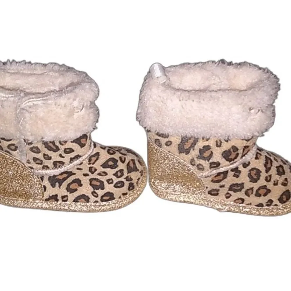 Bebe Baby size 1 infant Leopard Boots Slip On Faux Fur Trim Lined Glittery